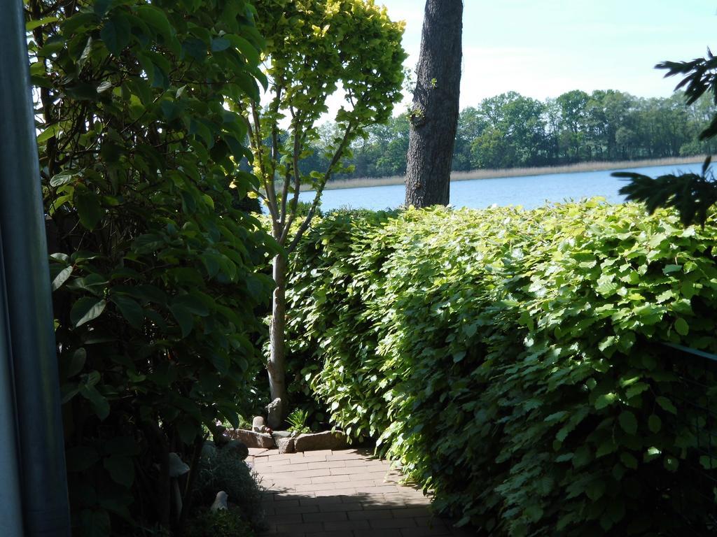 Bungalow Idylle Am See Neuruppin Exterior photo
